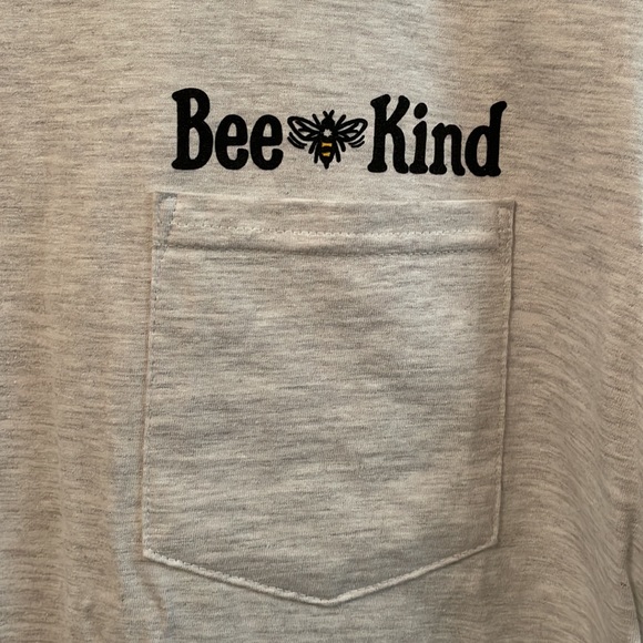 Bee Kind t shirt - Picture 2 of 4